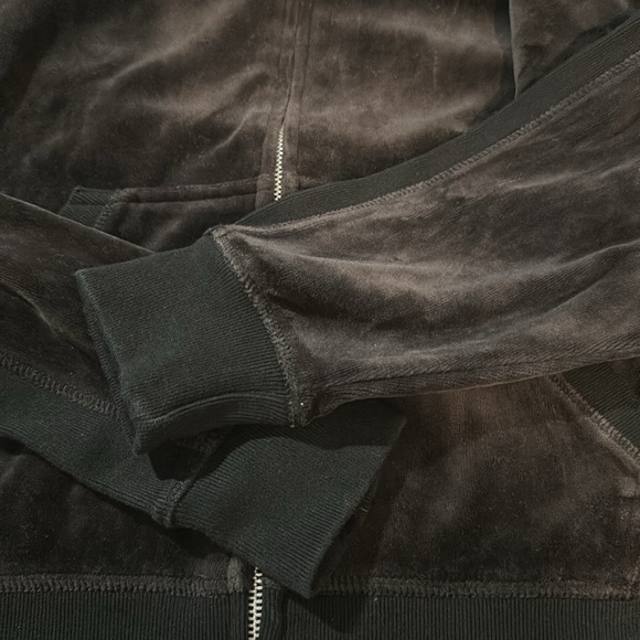 Sweet Romeo Sweatshirt - Picture 8 of 12